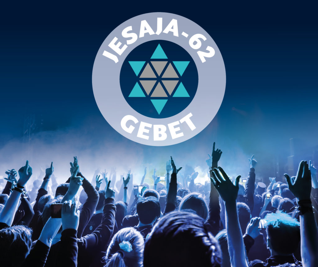 sehr viele Meenschen strecken ihre Hände in die Luft. Darüber ist ein Logo, es steht Jesaja-62 Gebet darauf