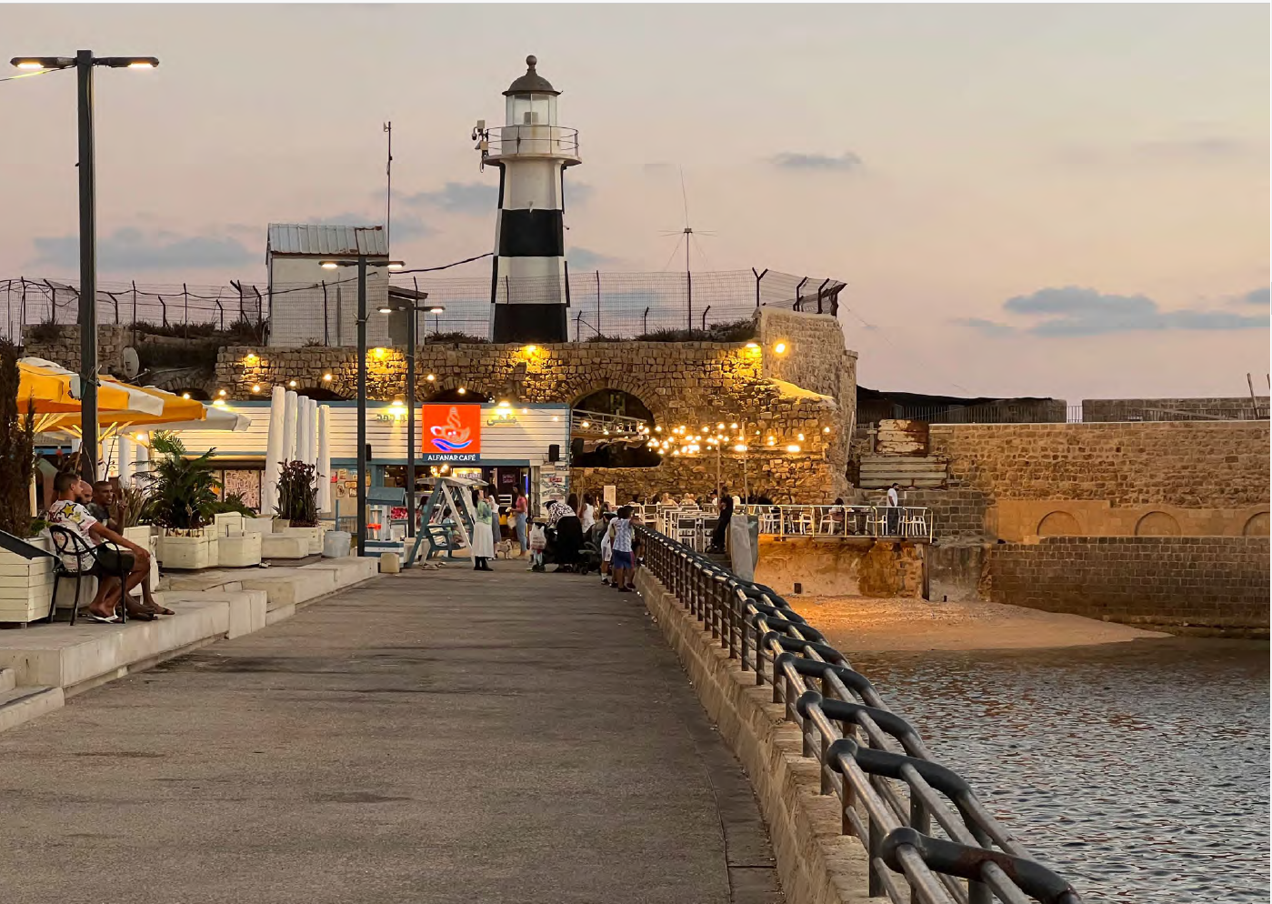 Leuchtturm und der alte Hafen von Akko