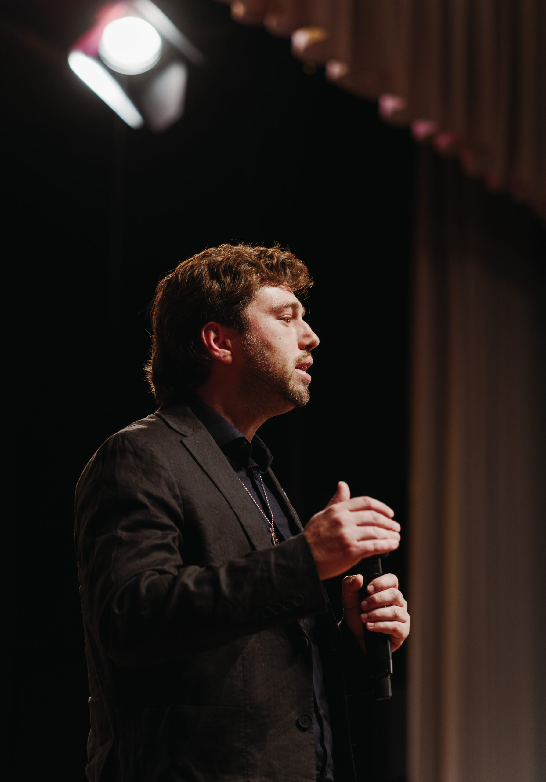 Der Holocaust hat ein neues Gesicht EITAN HALLEY erzält seine Geschichte