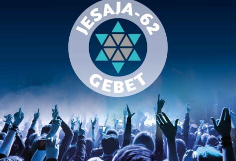 sehr viele Meenschen strecken ihre Hände in die Luft. Darüber ist ein Logo, es steht Jesaja-62 Gebet darauf