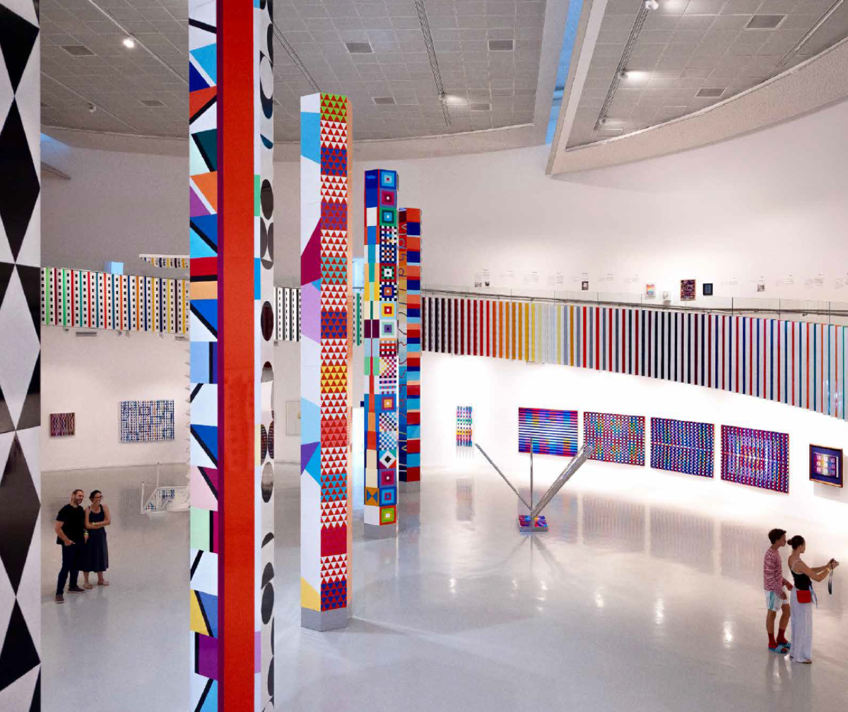 Säulengarten im Jaacov Agam Museum of Art in Rishon LeZion