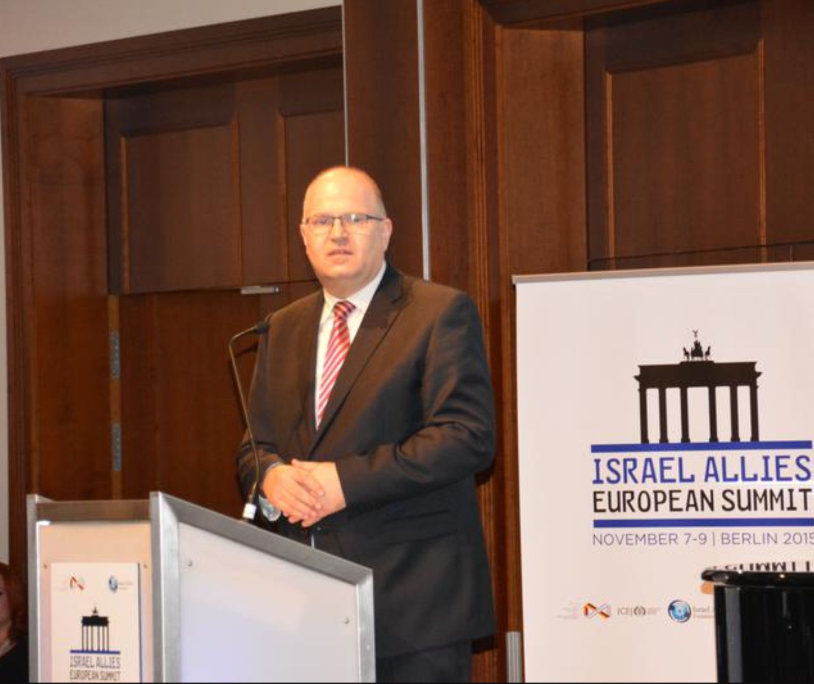Dr. Jürgen Bühler spricht auf dem Galadinner in Berlin