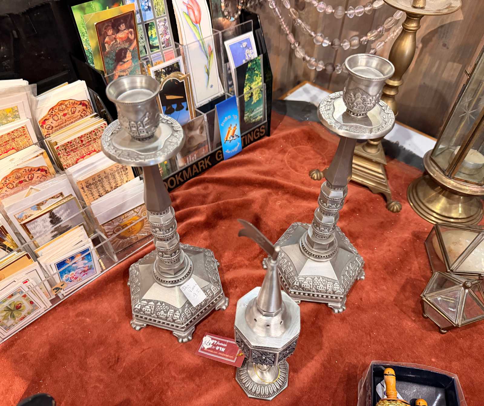 Kerzenständer und Karten