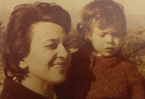 Noa mit ihrer Mutter