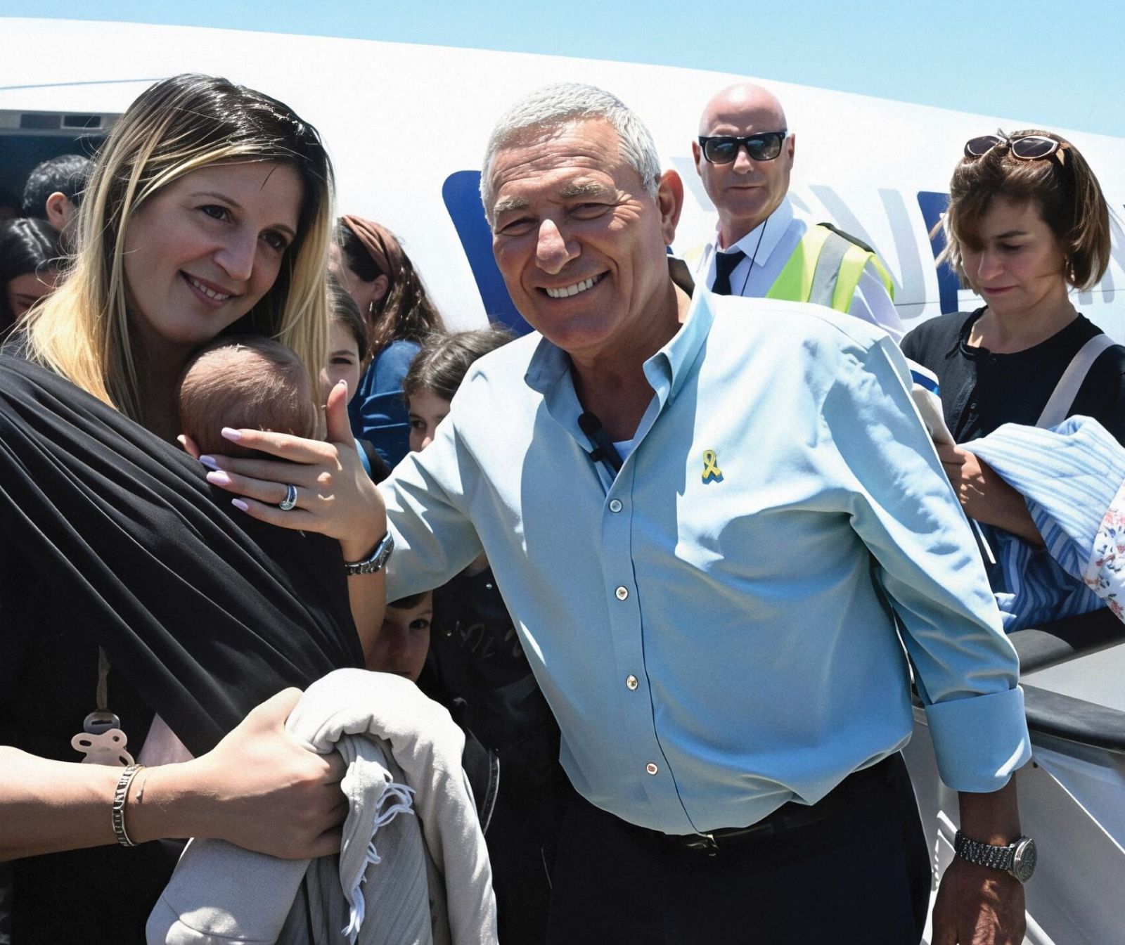 alijah-french-immigrants-arrive-in-israel-JAVI